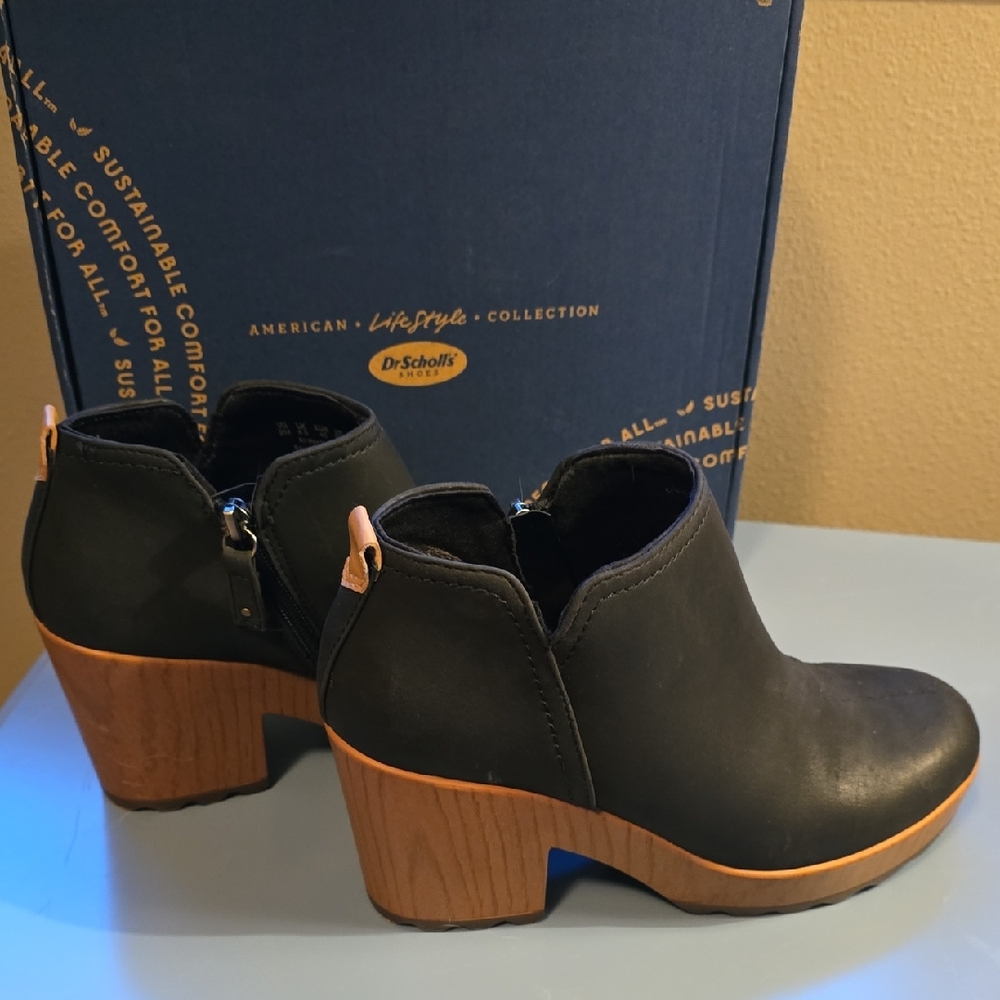 Dr. Scholl's Black and Tan Ankle Booties
